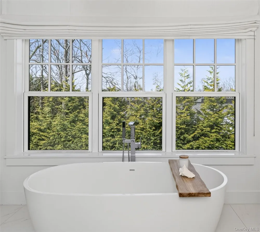 17 Bay View Road Southampton, NY 11968