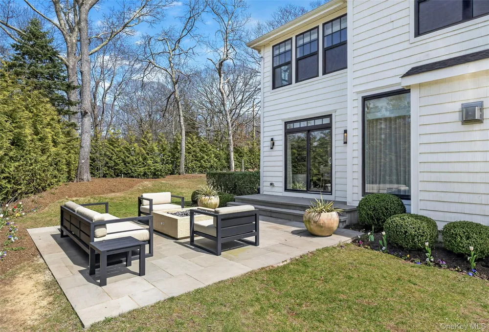 17 Bay View Road Southampton, NY 11968