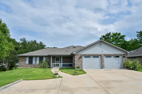269 Lakeshore Drive