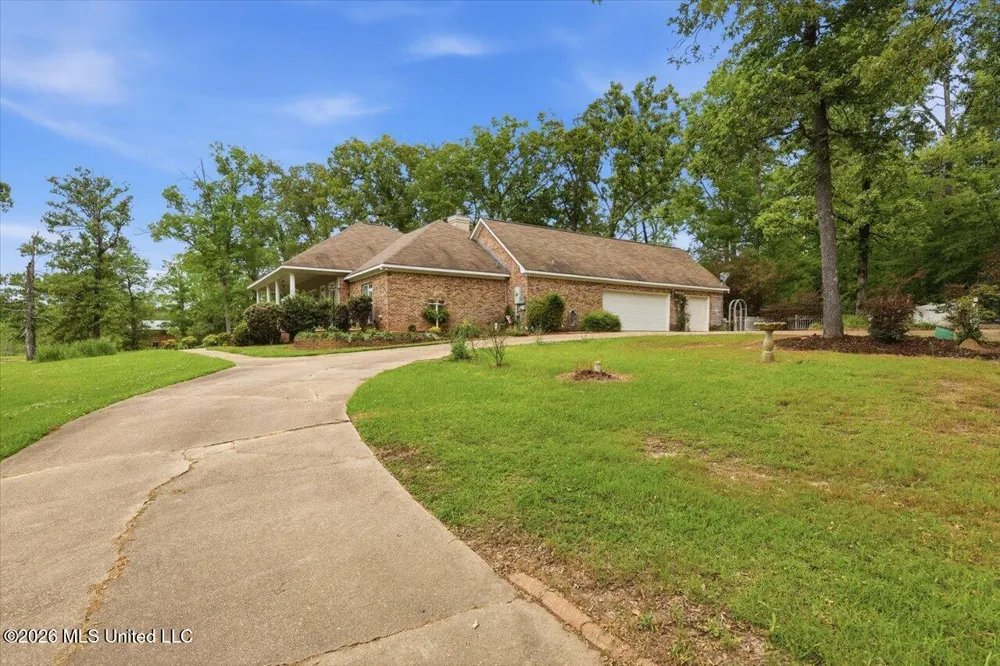 10500 Lebanon Pinegrove Road Terry, MS 39170
