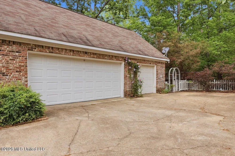 10500 Lebanon Pinegrove Road Terry, MS 39170