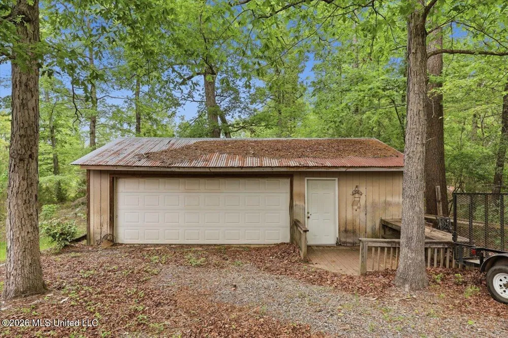 10500 Lebanon Pinegrove Road Terry, MS 39170