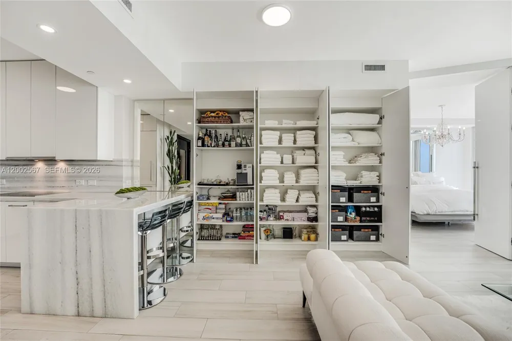 2900 NE 7th Ave #4003 Miami, FL 33137