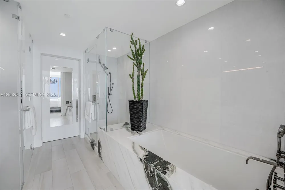 2900 NE 7th Ave #4003 Miami, FL 33137