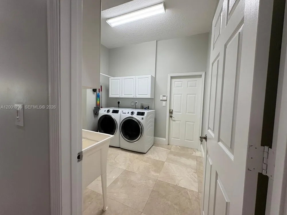 13805 SW 41st St Davie, FL 33330