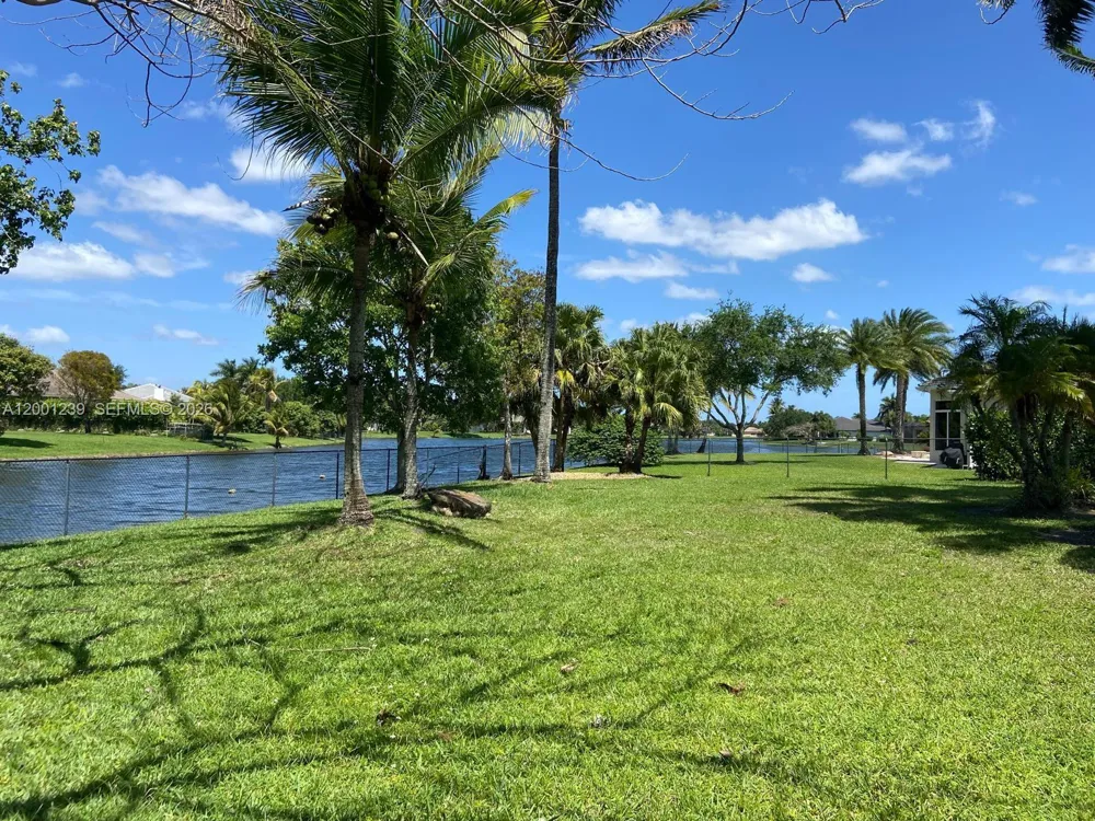 13805 SW 41st St Davie, FL 33330