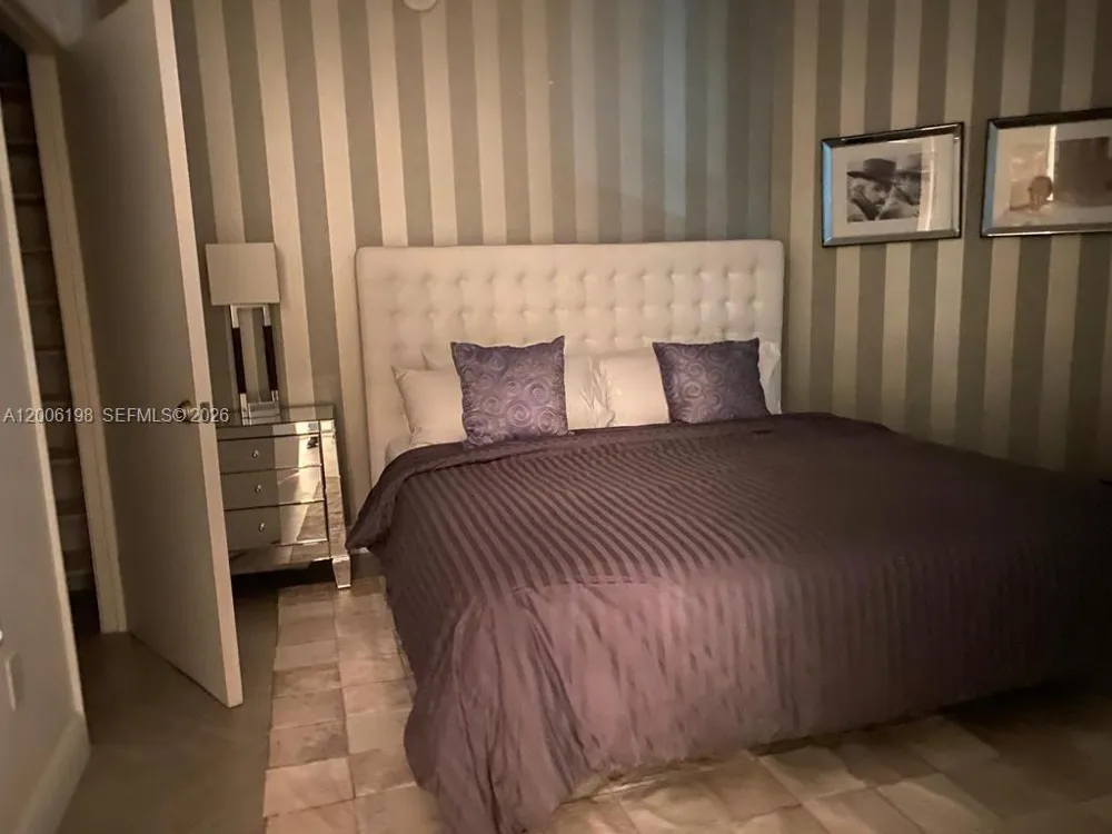 1900 Bayshore Dr #2314 Miami, FL 33132
