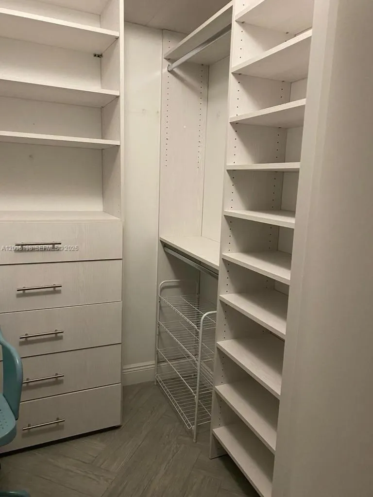1900 Bayshore Dr #2314 Miami, FL 33132