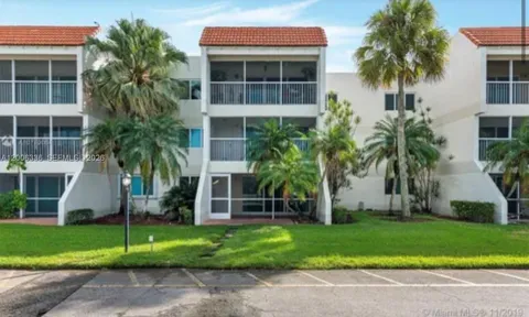 100 Lakeview Dr #112