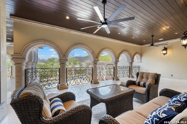 11 Vineyard Dr. San Antonio, TX 78257