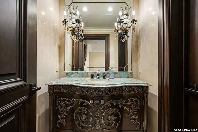 11 Vineyard Dr. San Antonio, TX 78257