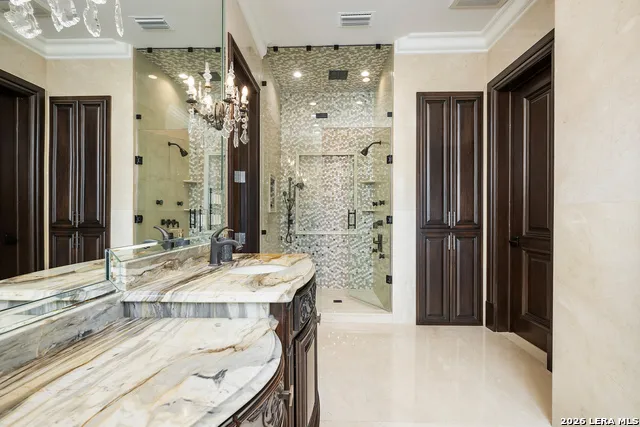 11 Vineyard Dr. San Antonio, TX 78257