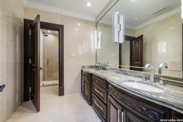 11 Vineyard Dr. San Antonio, TX 78257