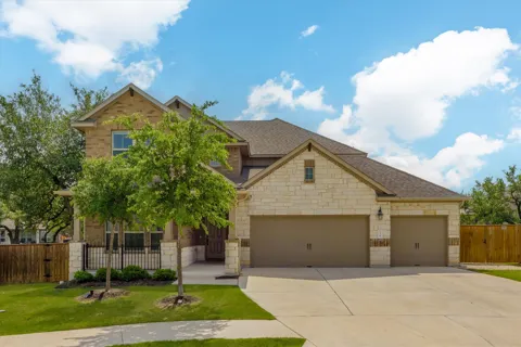324 Autumn Oak Way