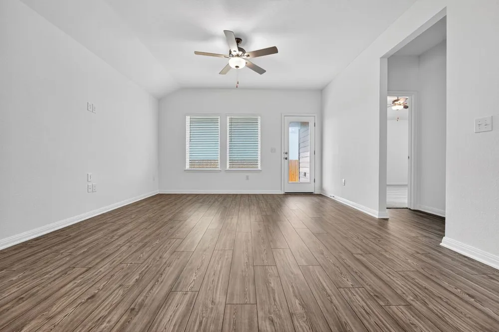 14130 Edna Maxine Walk Del Valle, TX 78617