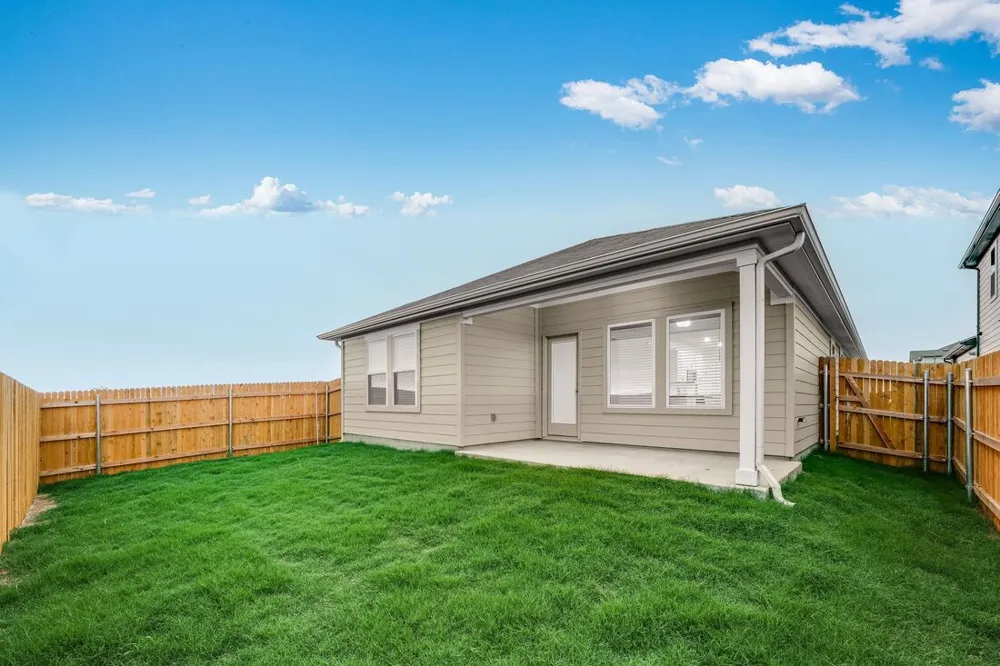 14130 Edna Maxine Walk Del Valle, TX 78617