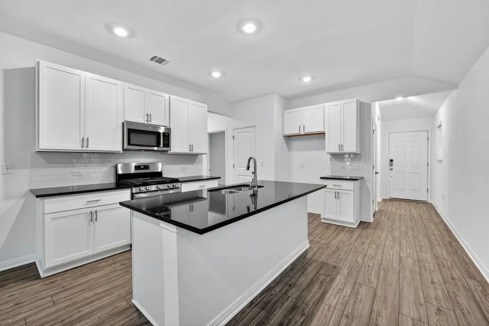 14130 Edna Maxine Walk Del Valle, TX 78617