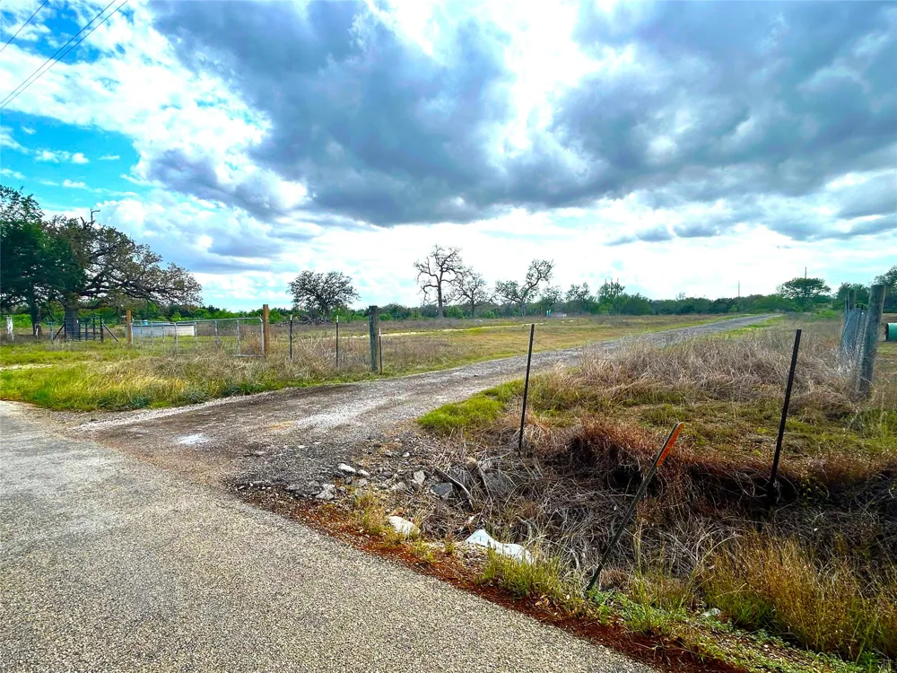 1060 Fox Lane #Tract 4 Lockhart, TX 78644