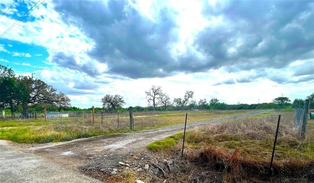 1060 Fox Lane #Tract 4 Lockhart, TX 78644