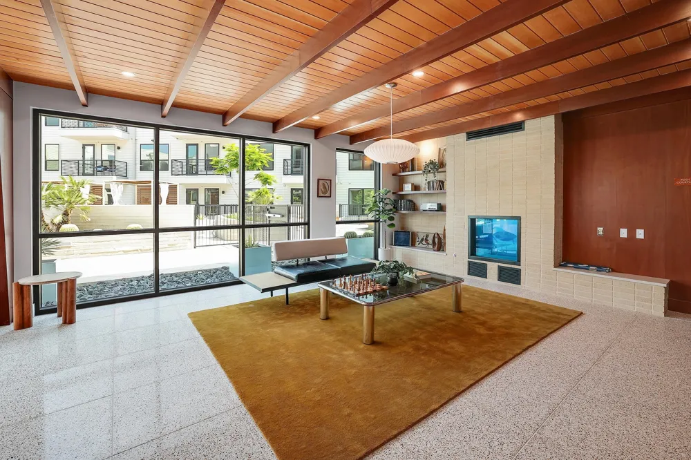 1701 Simond Avenue #215 Austin, TX 78723