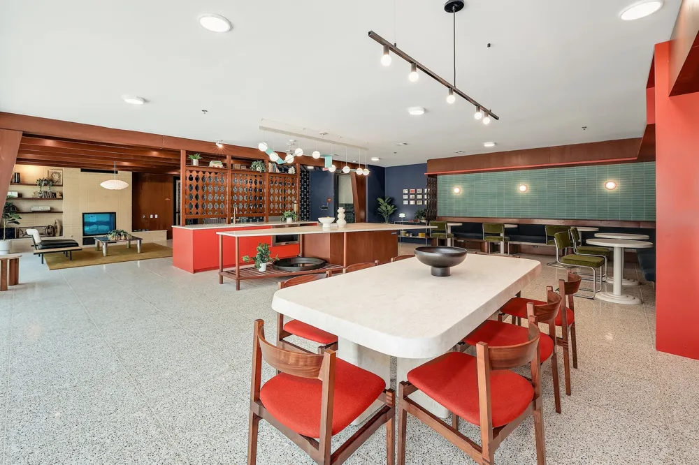 1701 Simond Avenue #215 Austin, TX 78723