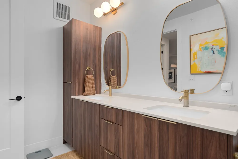 1701 Simond Avenue #215 Austin, TX 78723