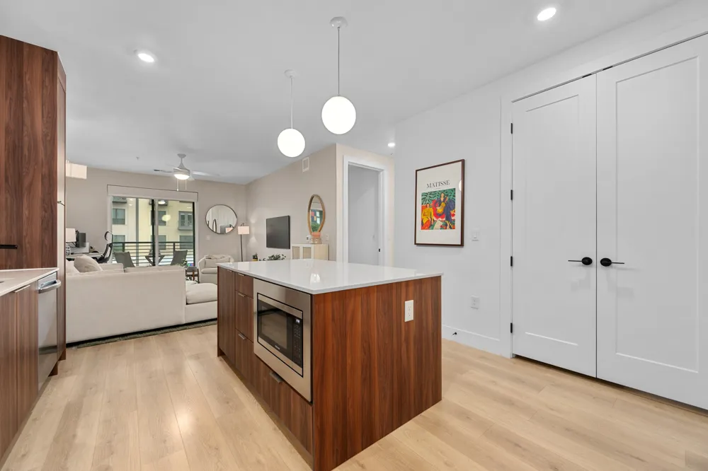 1701 Simond Avenue #215 Austin, TX 78723