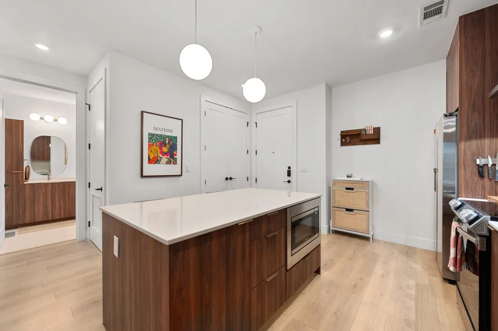 1701 Simond Avenue #215 Austin, TX 78723
