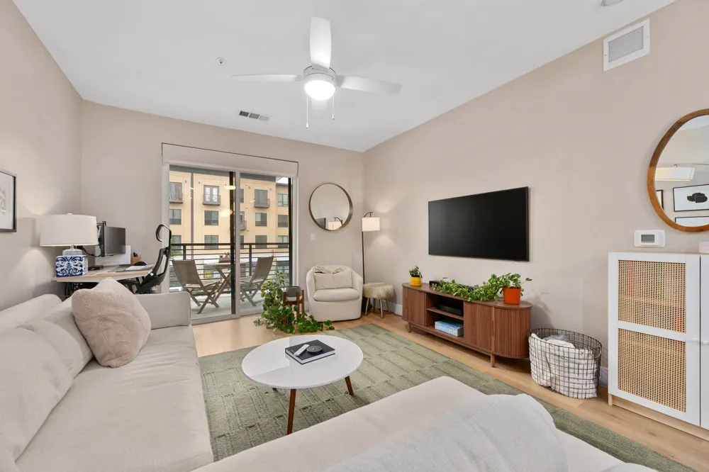 1701 Simond Avenue #215 Austin, TX 78723