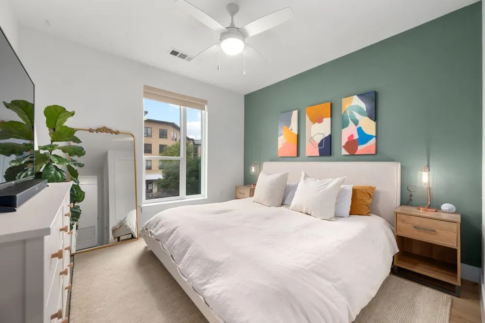 1701 Simond Avenue #215 Austin, TX 78723