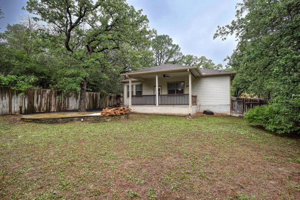 105 S Kaupo Drive Bastrop, TX 78602