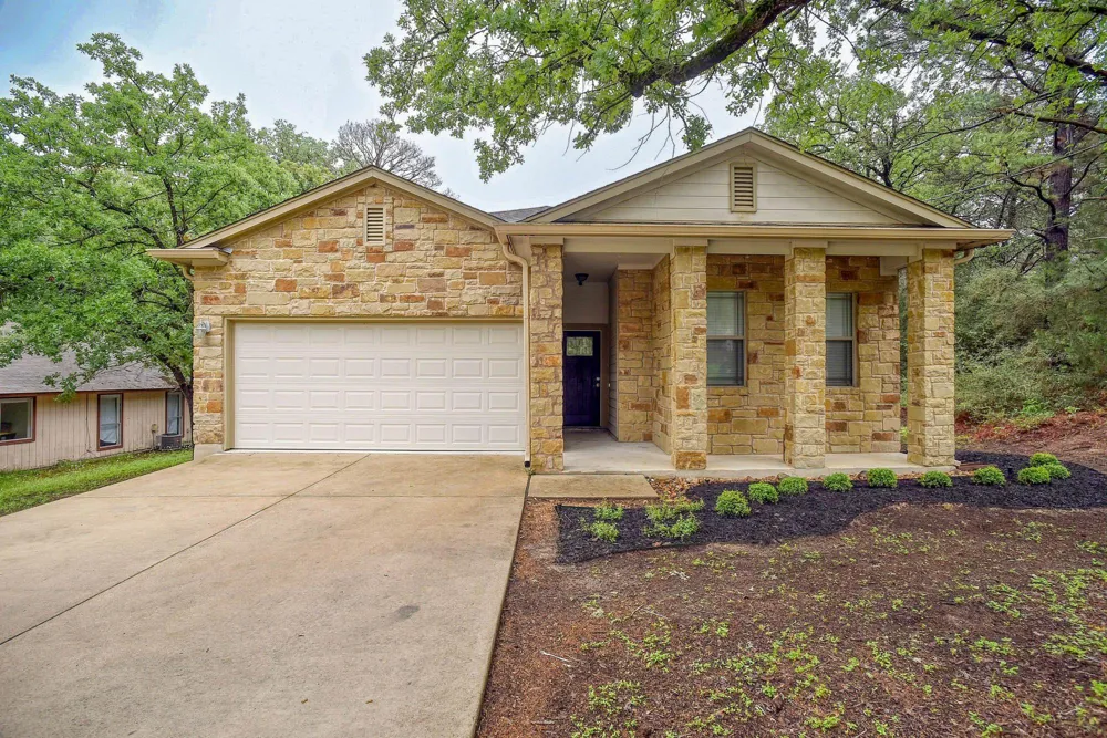 105 S Kaupo Drive Bastrop, TX 78602
