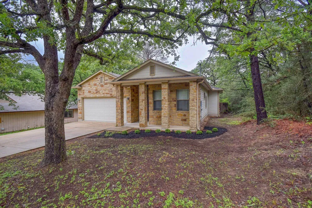 105 S Kaupo Drive Bastrop, TX 78602