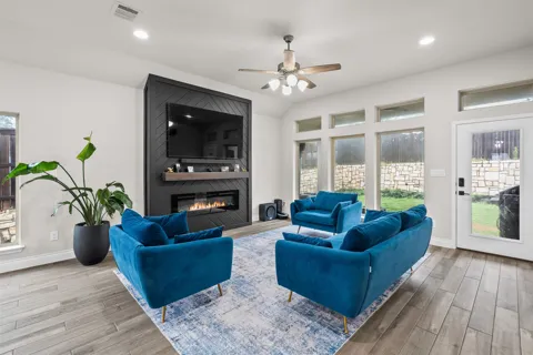 341 Pisa Lane