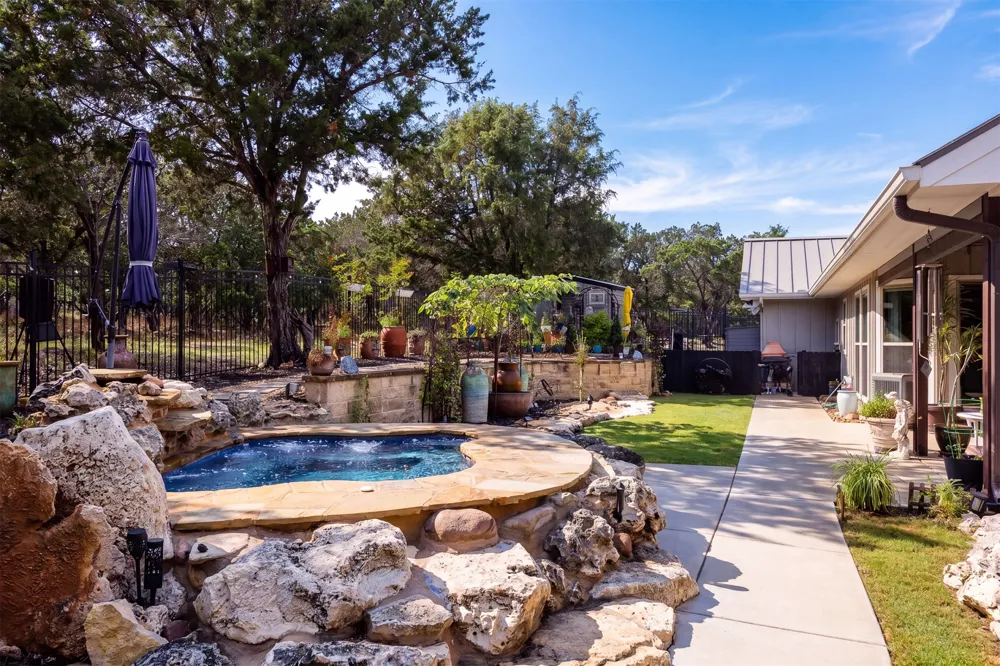 522 S San Juan Kerrville, TX 78028