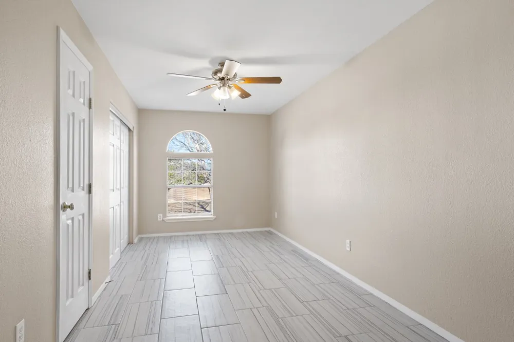 2301 Red Bird Cove Lago Vista, TX 78645