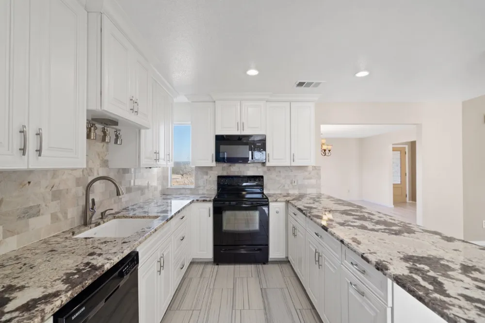 2301 Red Bird Cove Lago Vista, TX 78645