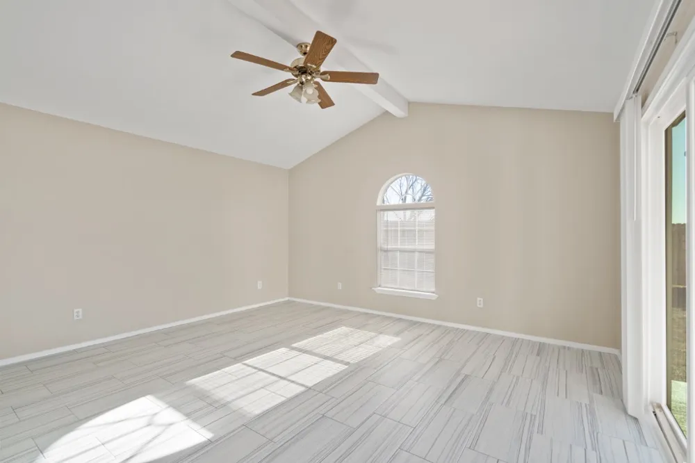 2301 Red Bird Cove Lago Vista, TX 78645