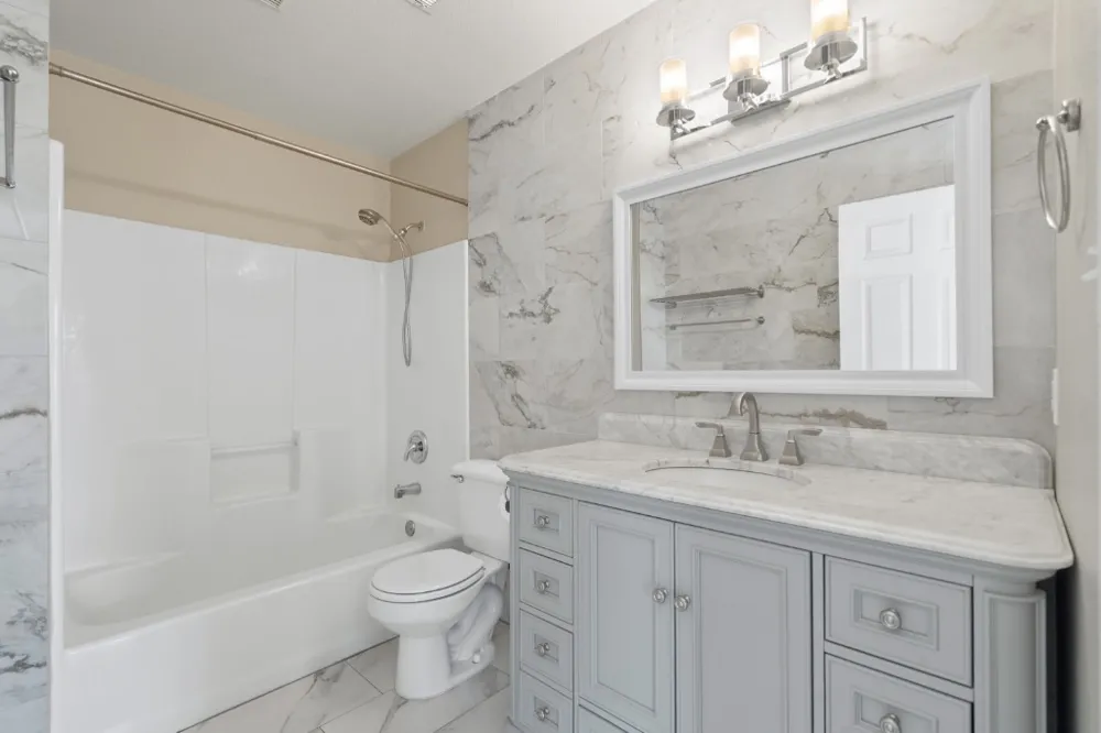 2301 Red Bird Cove Lago Vista, TX 78645