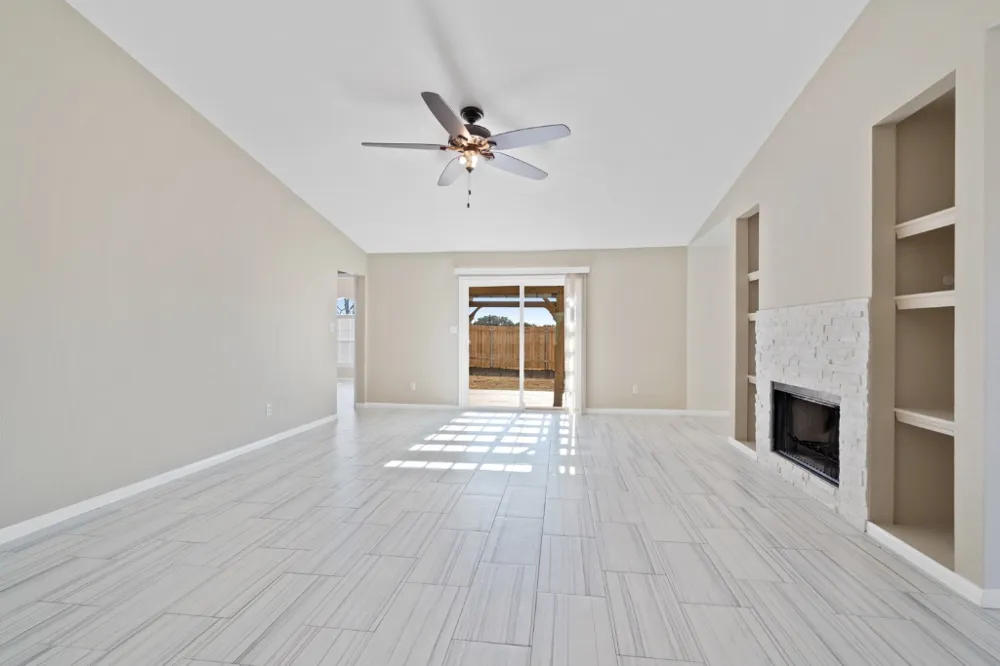 2301 Red Bird Cove Lago Vista, TX 78645