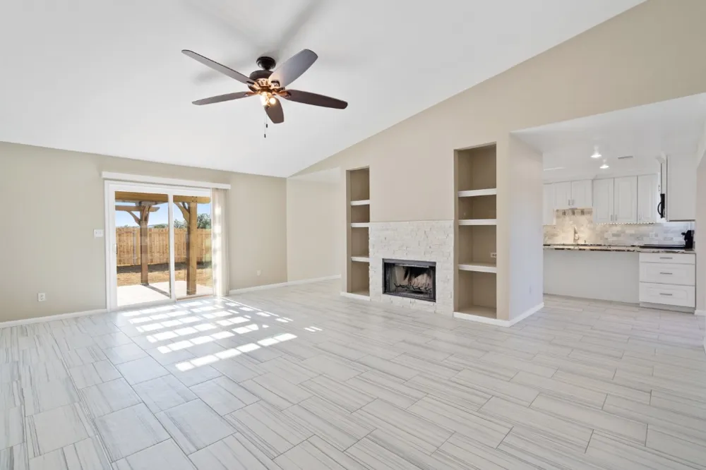 2301 Red Bird Cove Lago Vista, TX 78645