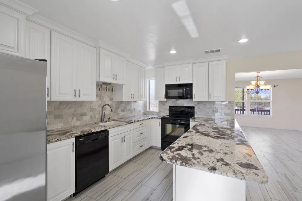 2301 Red Bird Cove Lago Vista, TX 78645