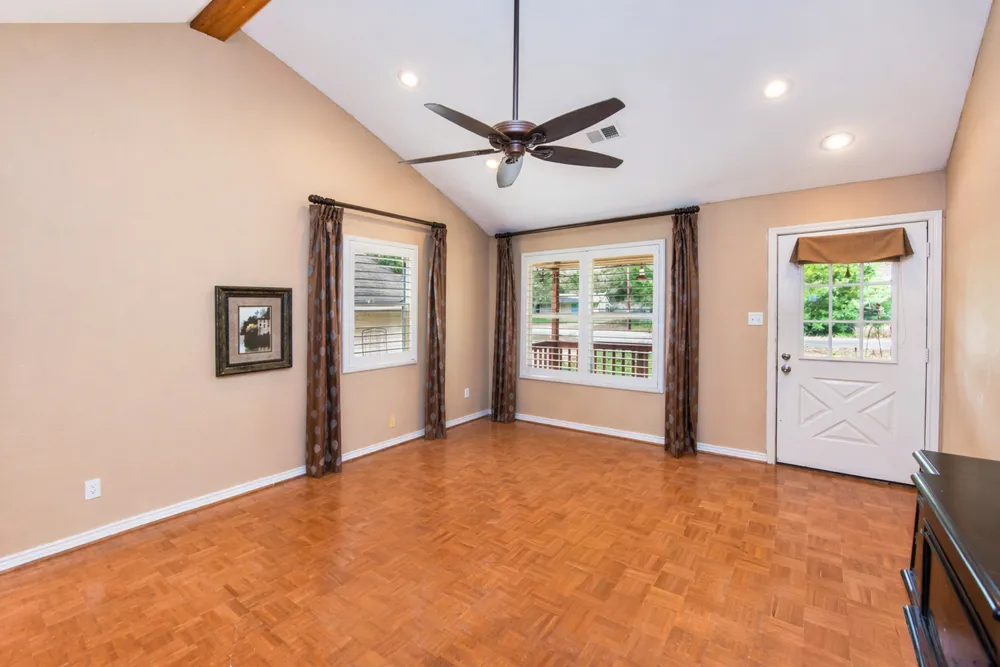 877 Hollow Bend Caldwell, TX 77836