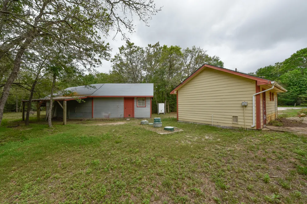 877 Hollow Bend Caldwell, TX 77836