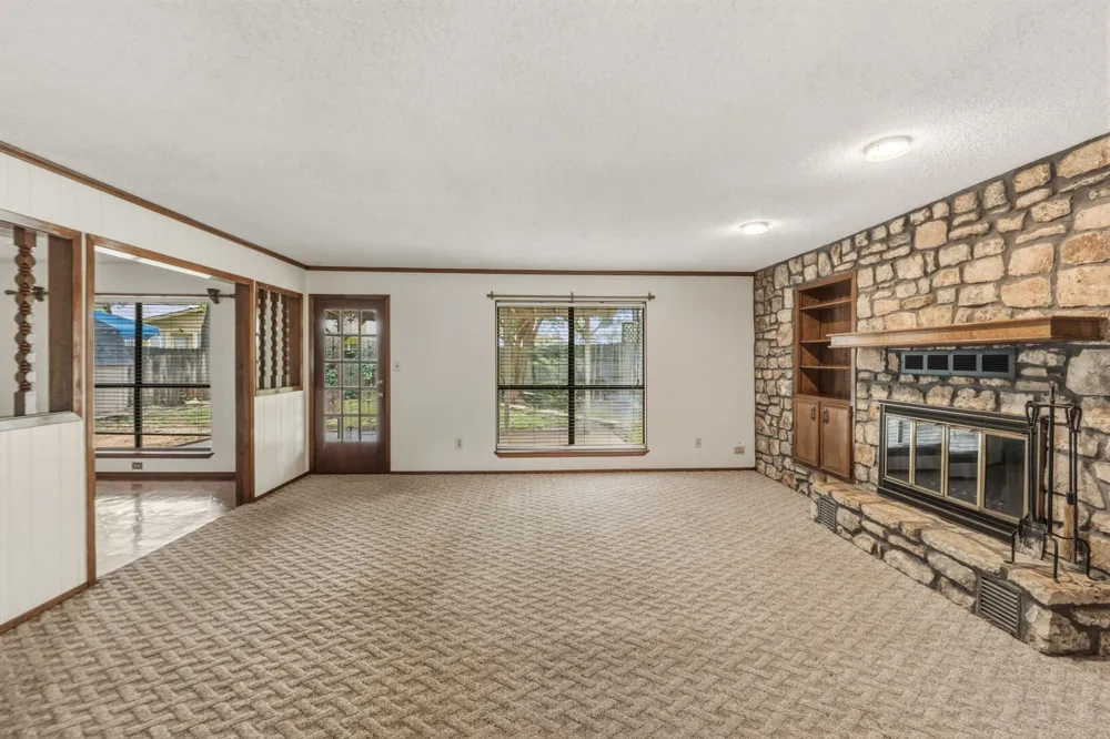 1303 Creekview Drive Round Rock, TX 78681