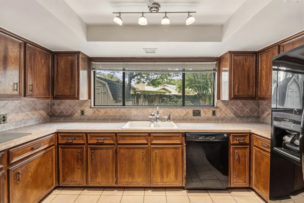 1303 Creekview Drive Round Rock, TX 78681