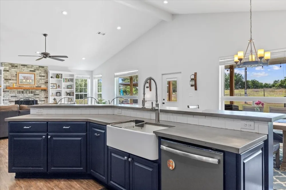 1883 Watterson Road Red Rock, TX 78662