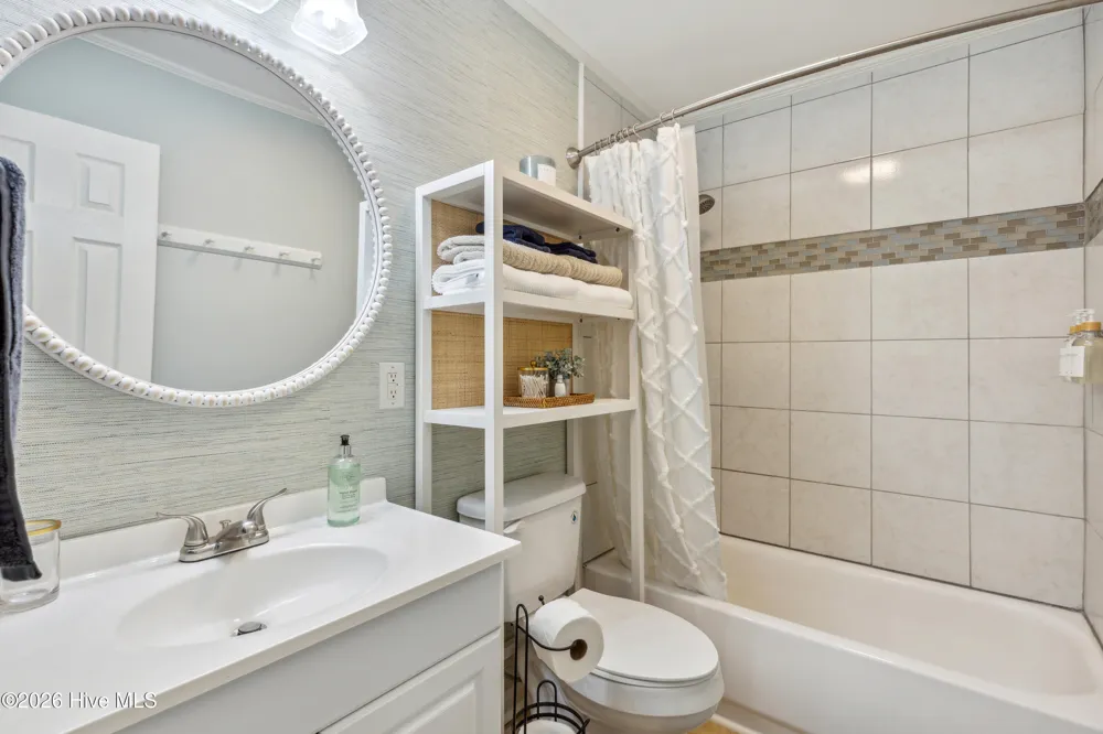 1122 S Topsail Drive Surf City, NC 28445