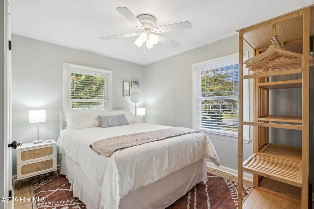 1122 S Topsail Drive Surf City, NC 28445