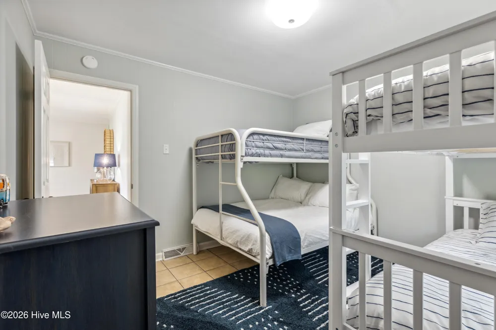1122 S Topsail Drive Surf City, NC 28445